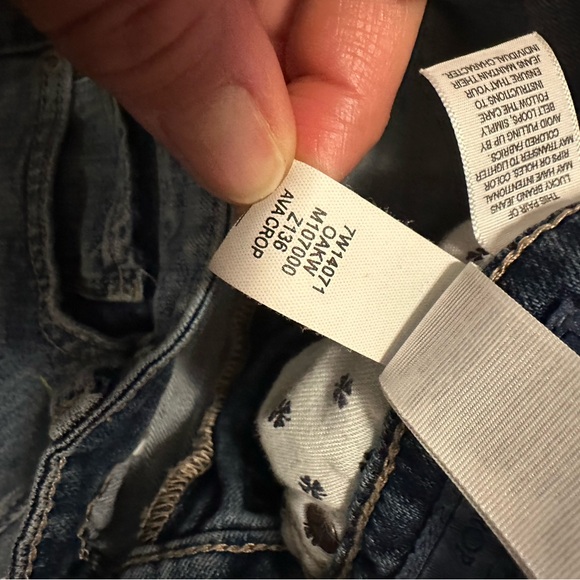 Lucky Brand 🍀 Ava Skinny floral embroidered cross stitched jeans size 4/27 NWOT - Picture 8 of 8